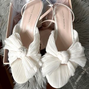 Camellia Pleated Bow Heel in Ivory pearl